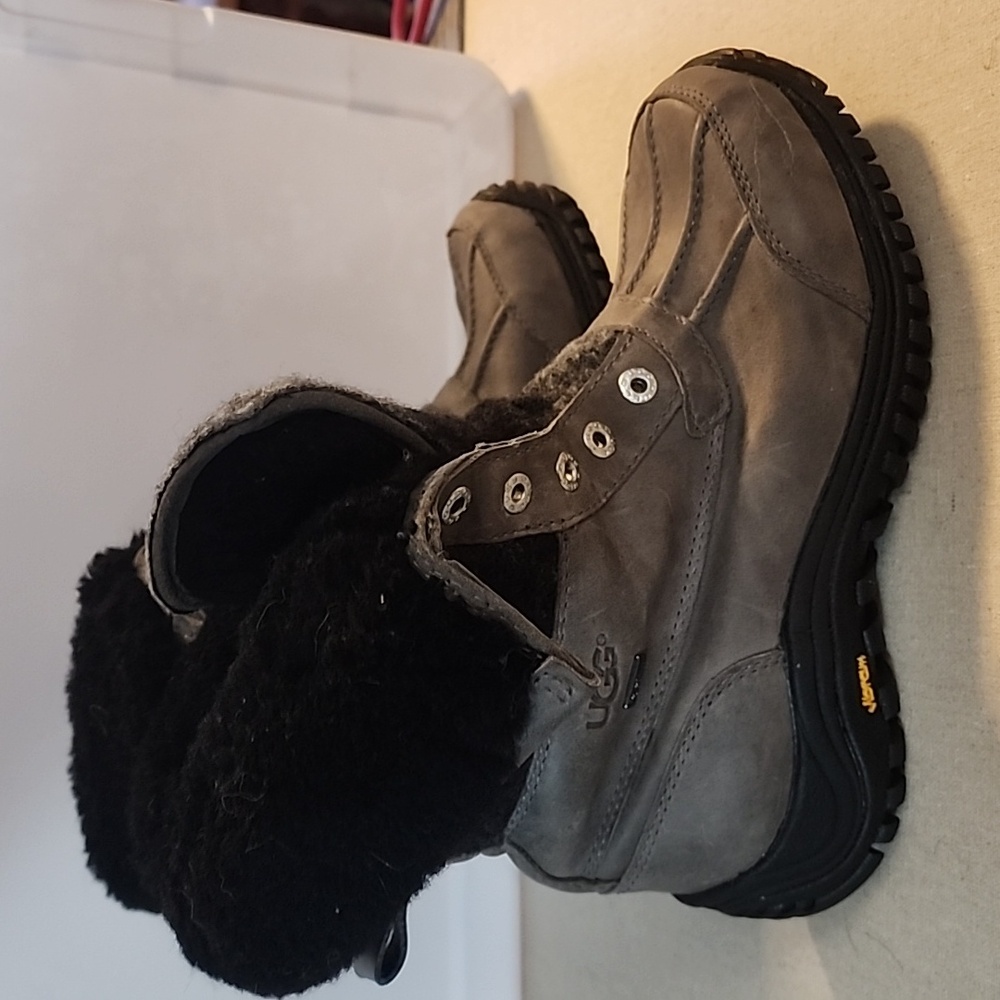 UGG Adirondack ll Waterproof Leather Lace Up Boot Vibram Sole